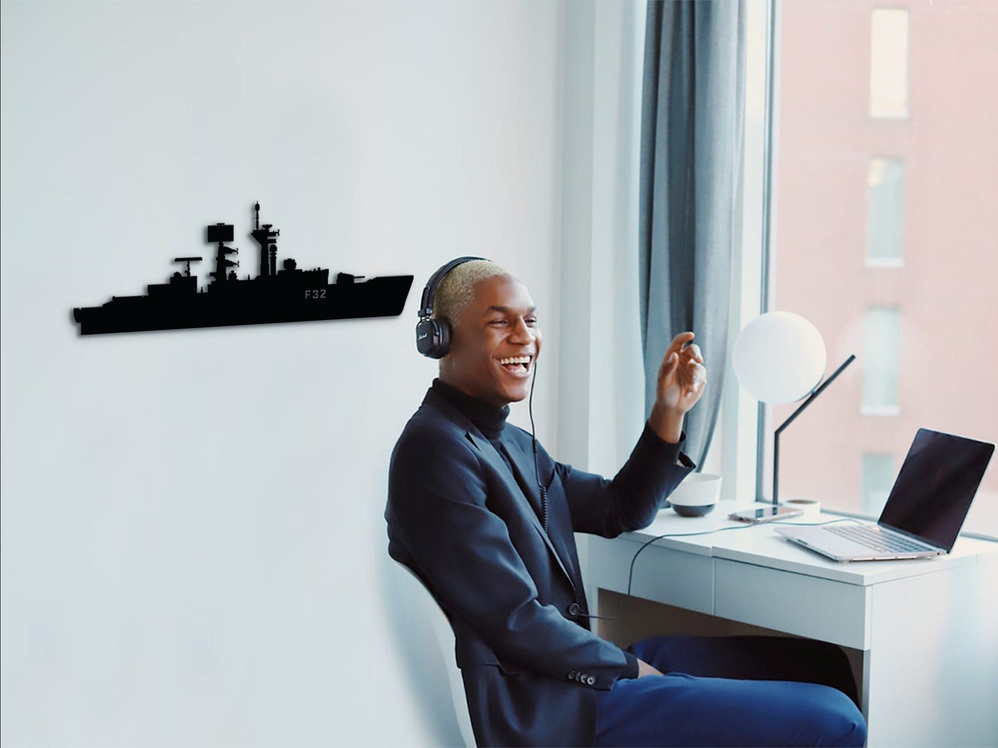 HMS Salisbury F32 Wood Ship Model: Royal Navy Wall Art