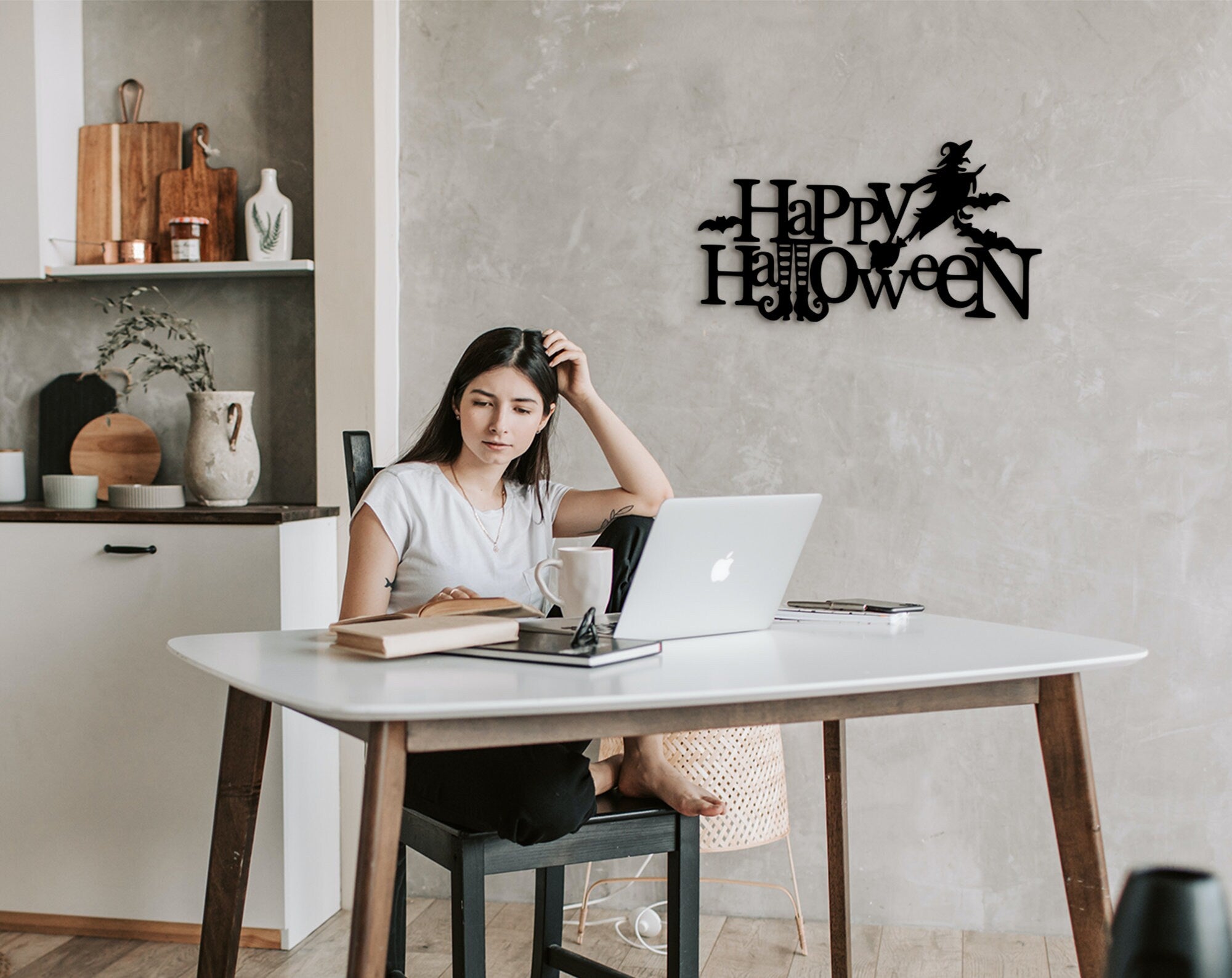 Happy Halloween Wood Sign: Spooky Wall Decor