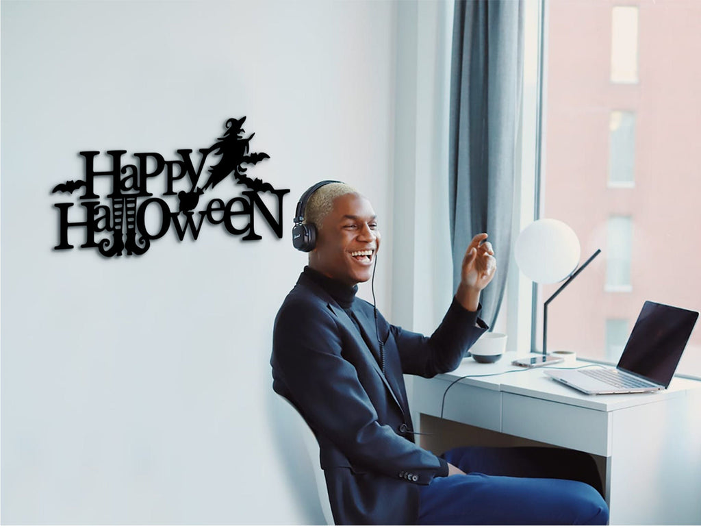 Happy Halloween Wood Sign: Spooky Wall Decor