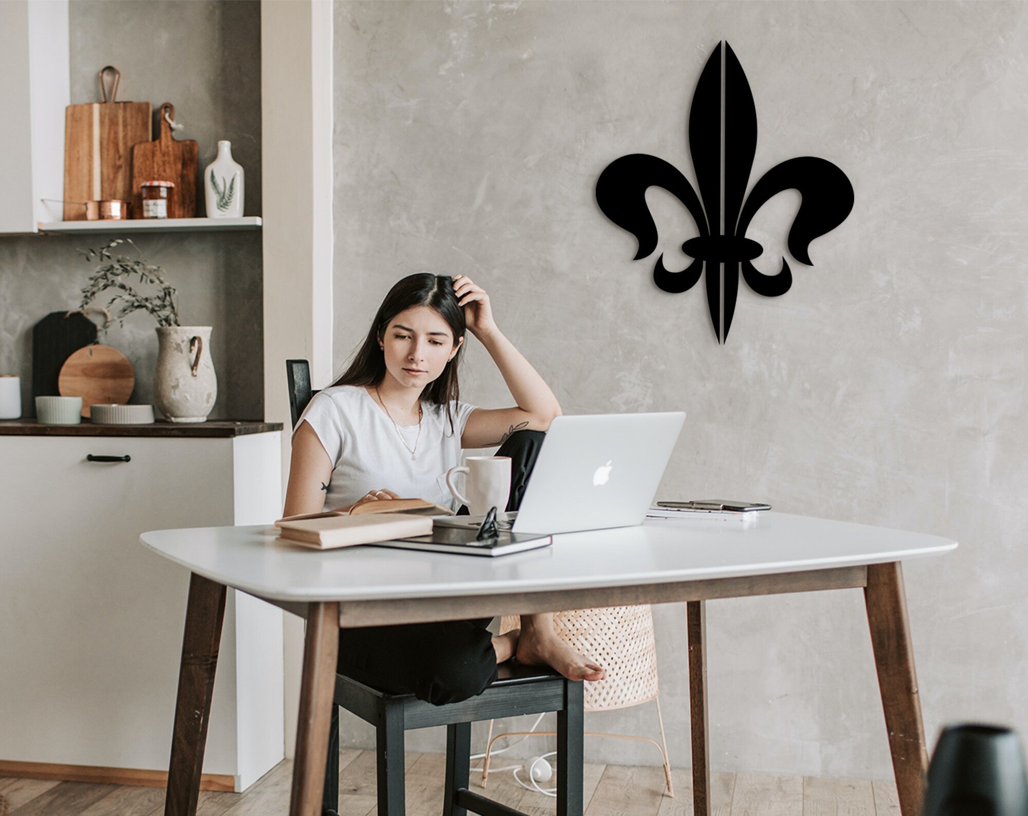 Fleur De Lis Wooden Wall Art: Handcrafted Distressed Decor