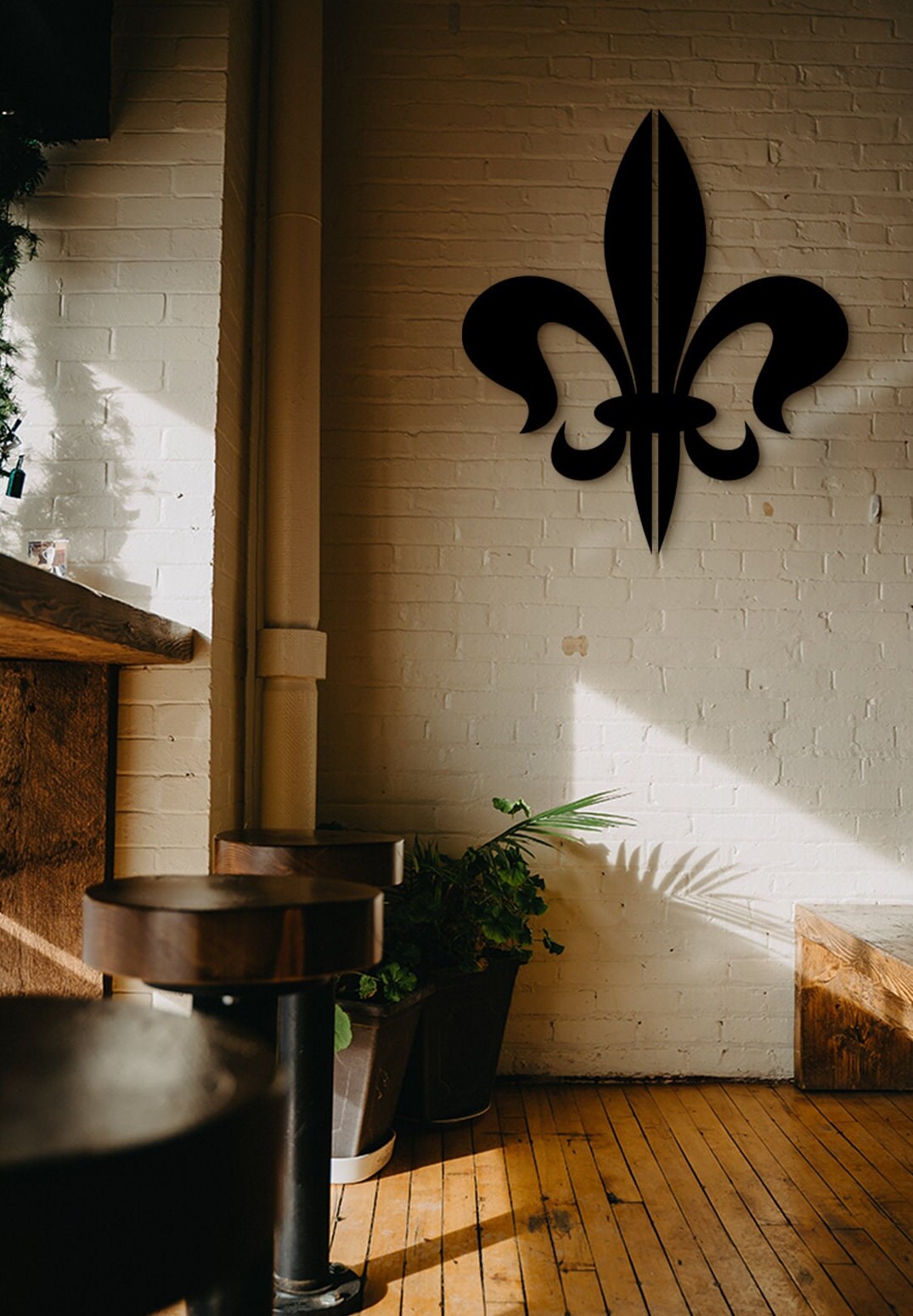 Fleur De Lis Wooden Wall Art: Handcrafted Distressed Decor
