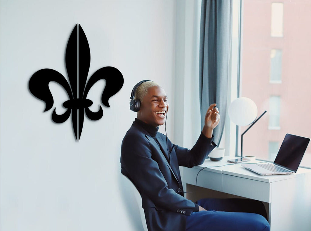 Fleur De Lis Wooden Wall Art: Handcrafted Distressed Decor