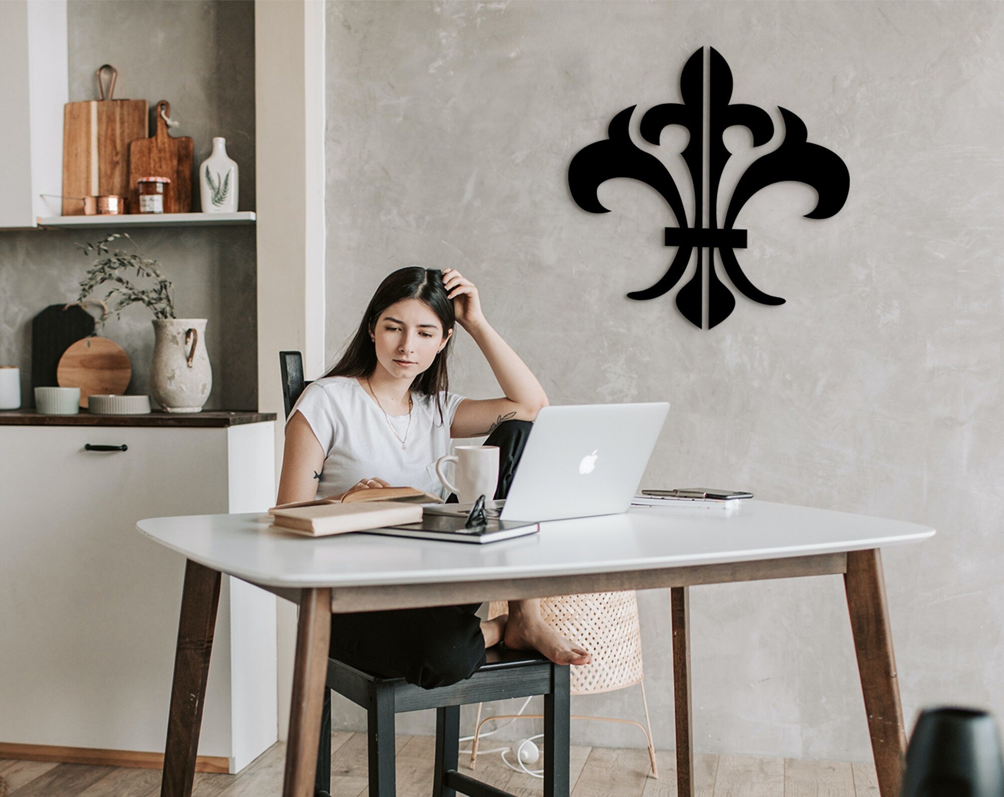 Fleur De Lis Wood Wall Art: Handcrafted Distressed Decor