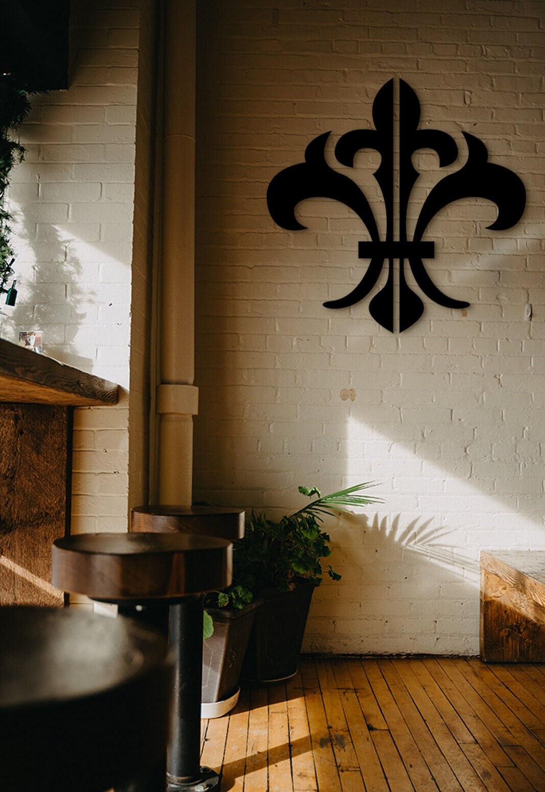 Fleur De Lis Wood Wall Art: Handcrafted Distressed Decor