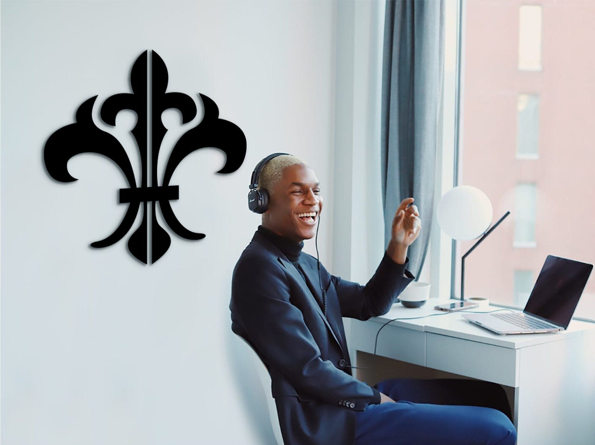 Fleur De Lis Wood Wall Art: Handcrafted Distressed Decor