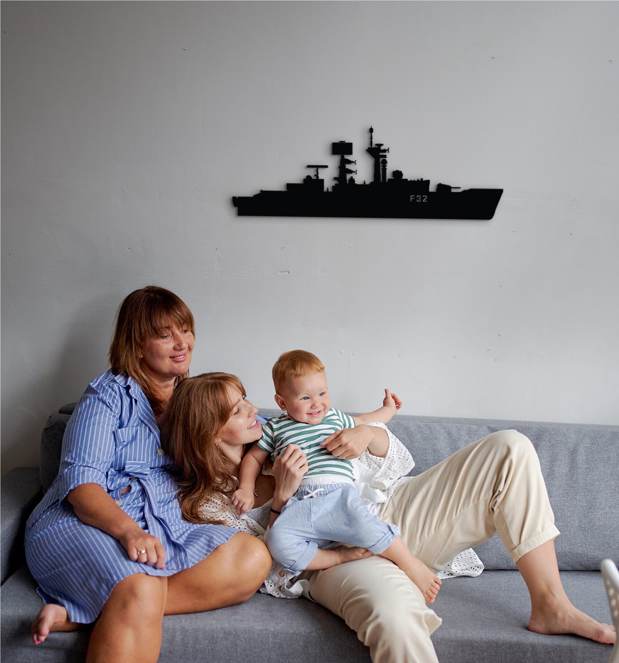 HMS Salisbury F32 Wood Ship Model: Royal Navy Wall Art