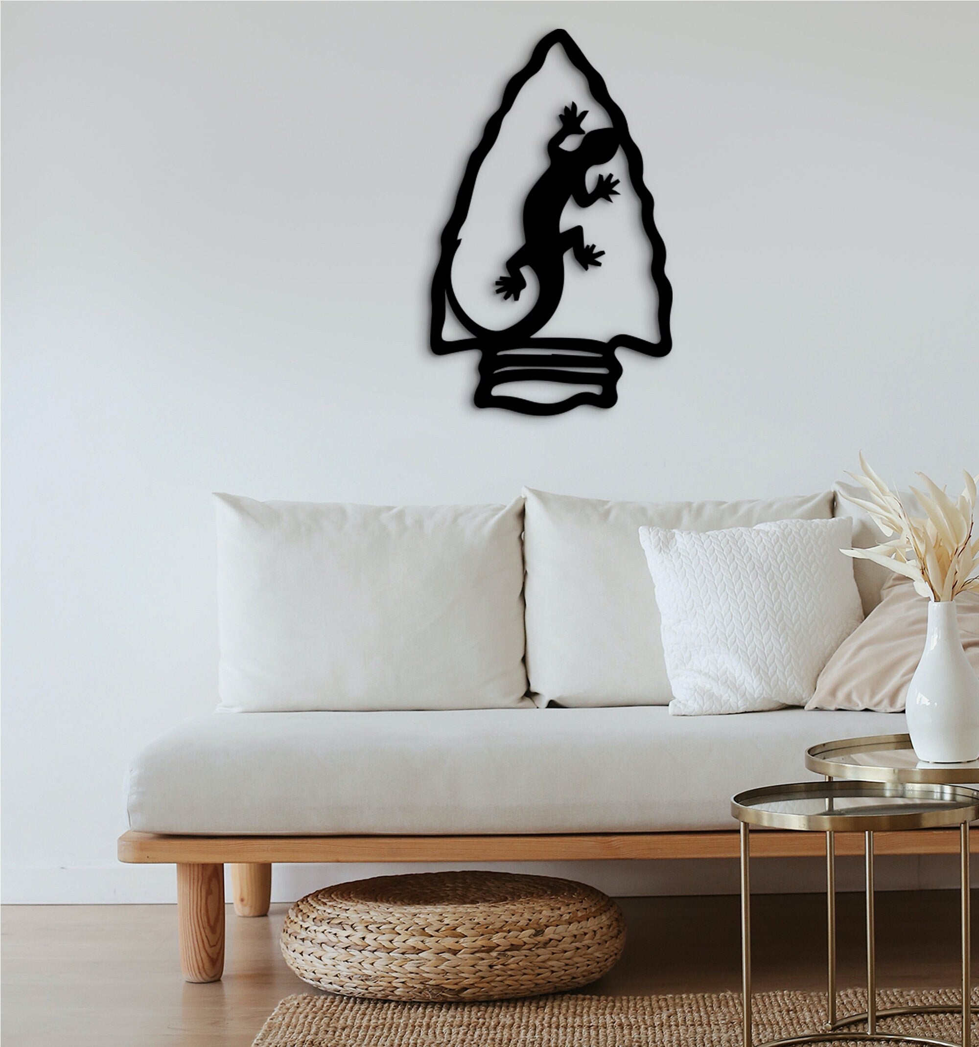 Geometric Lizard Wood Wall Art: Minimalist Gecko Decor
