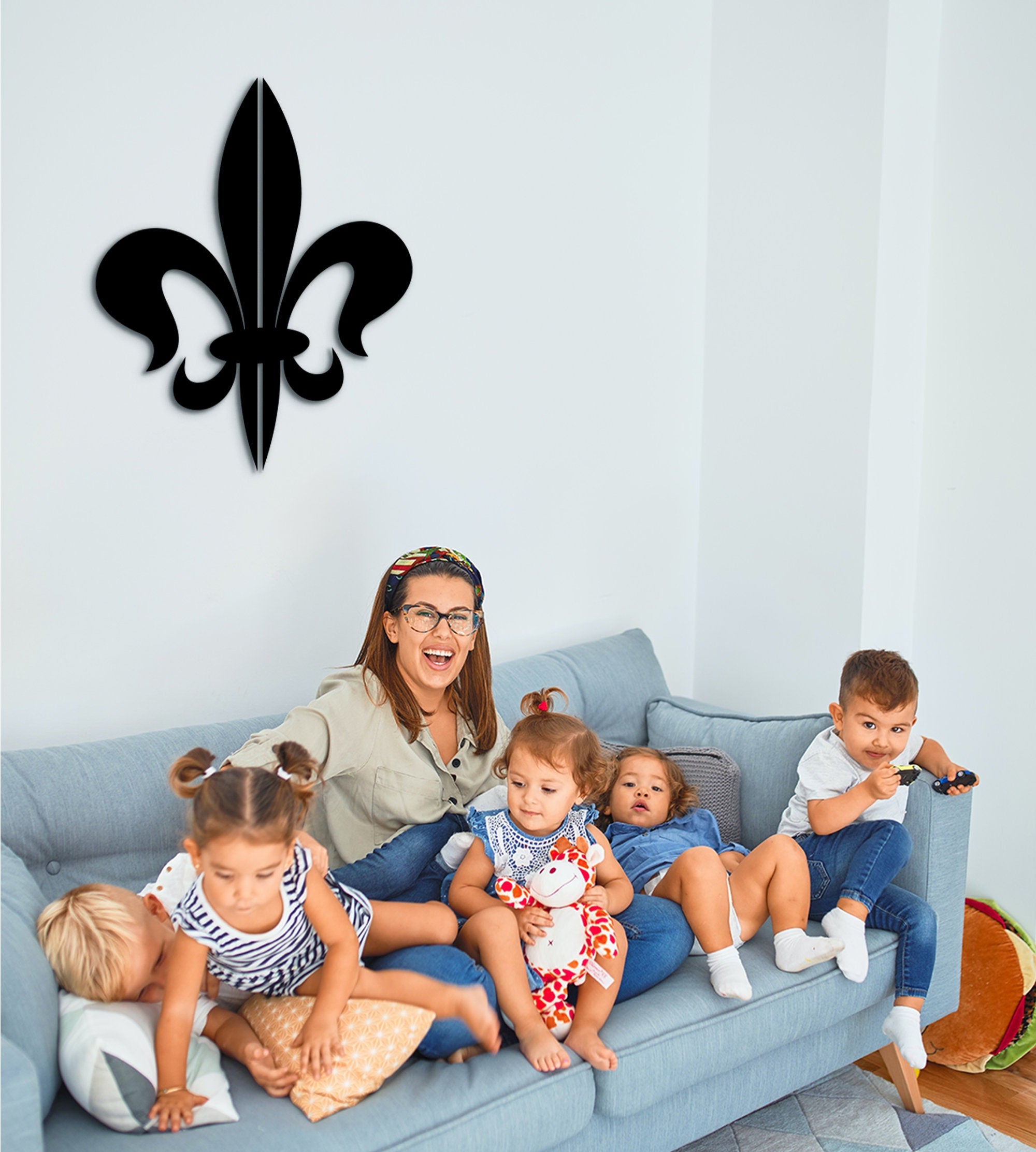 Fleur De Lis Wooden Wall Art: Handcrafted Distressed Decor