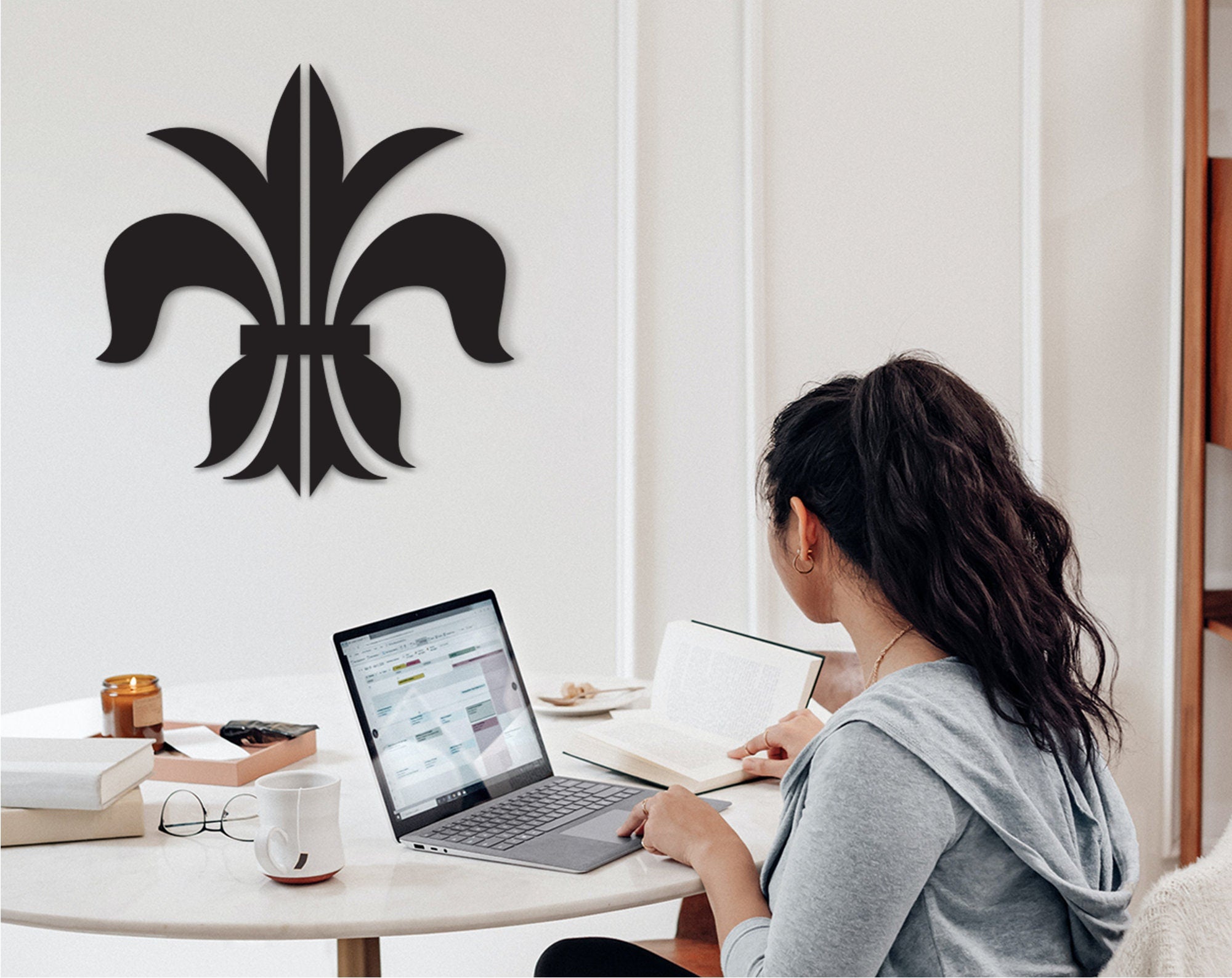 Fleur De Lis Wooden Wall Art: Distressed Farmhouse Decor