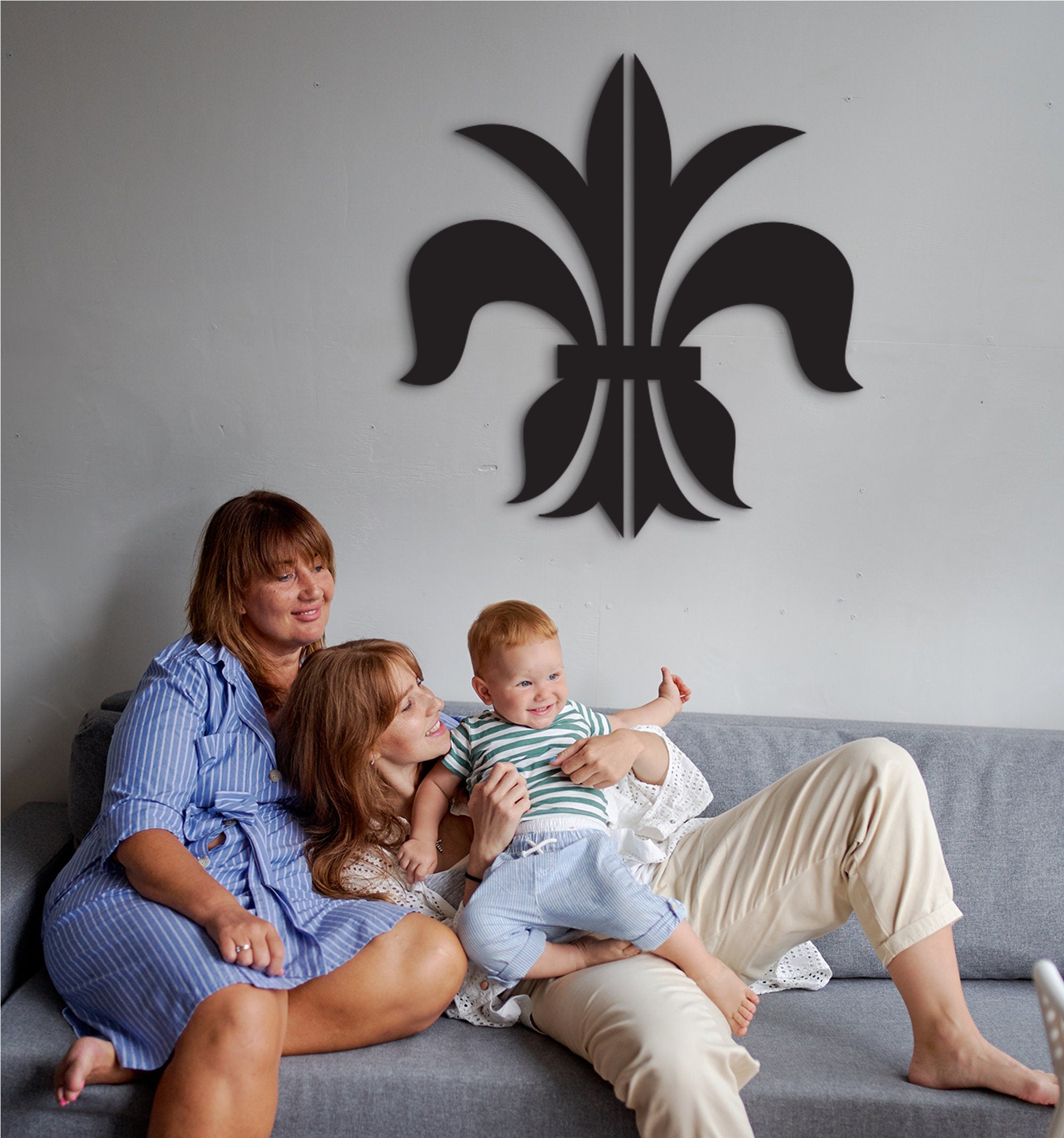 Fleur De Lis Wooden Wall Art: Distressed Farmhouse Decor