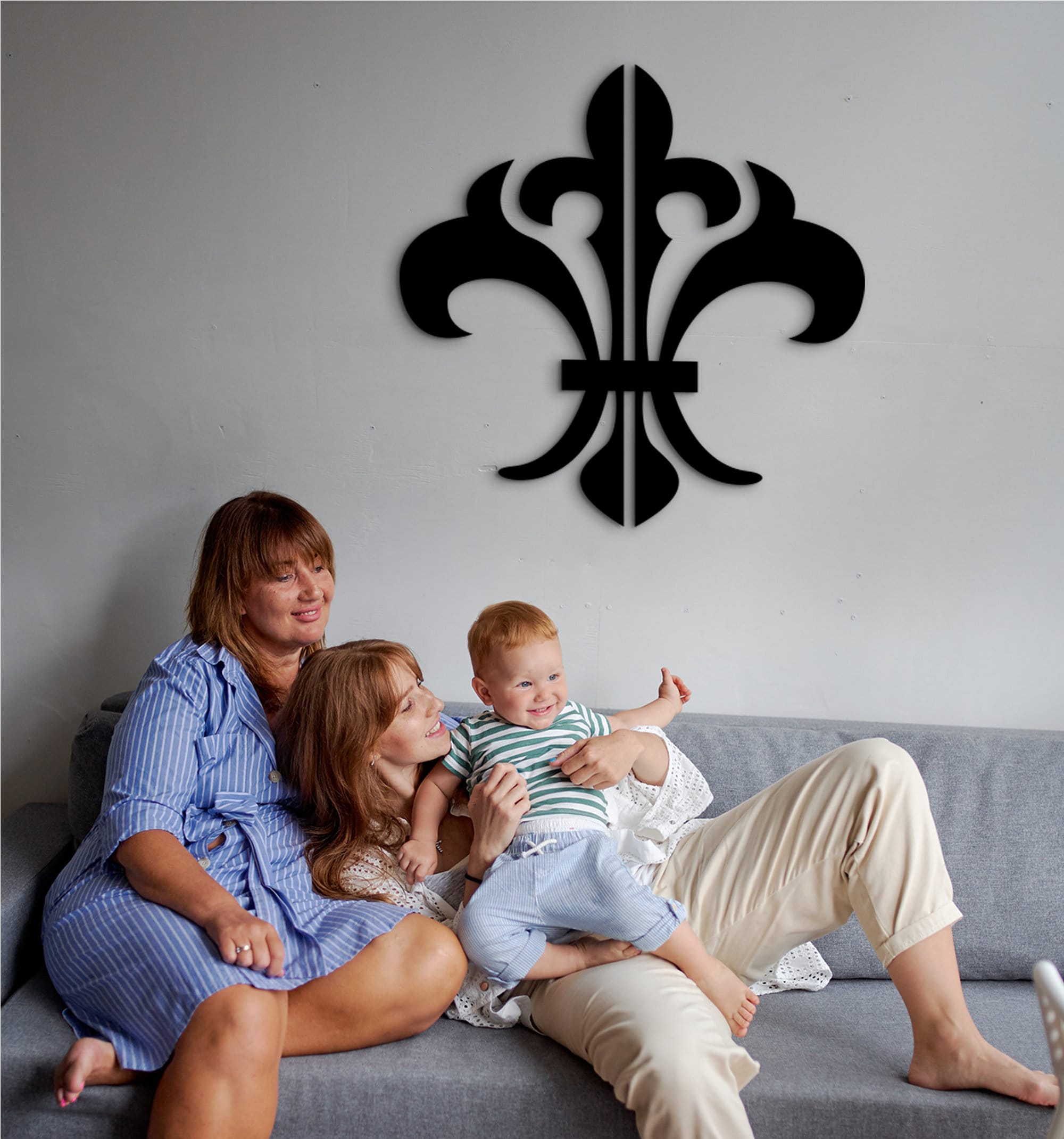Fleur De Lis Wood Wall Art: Handcrafted Distressed Decor