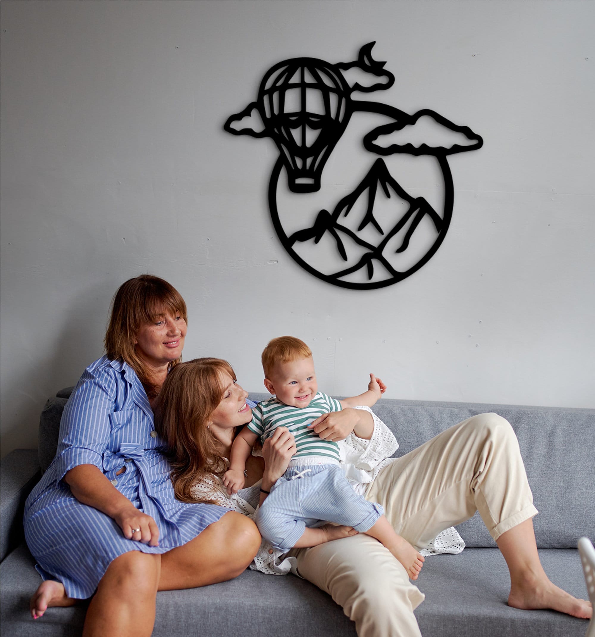Wooden Hot Air Balloon Wall Decor: 3D Shadow Art