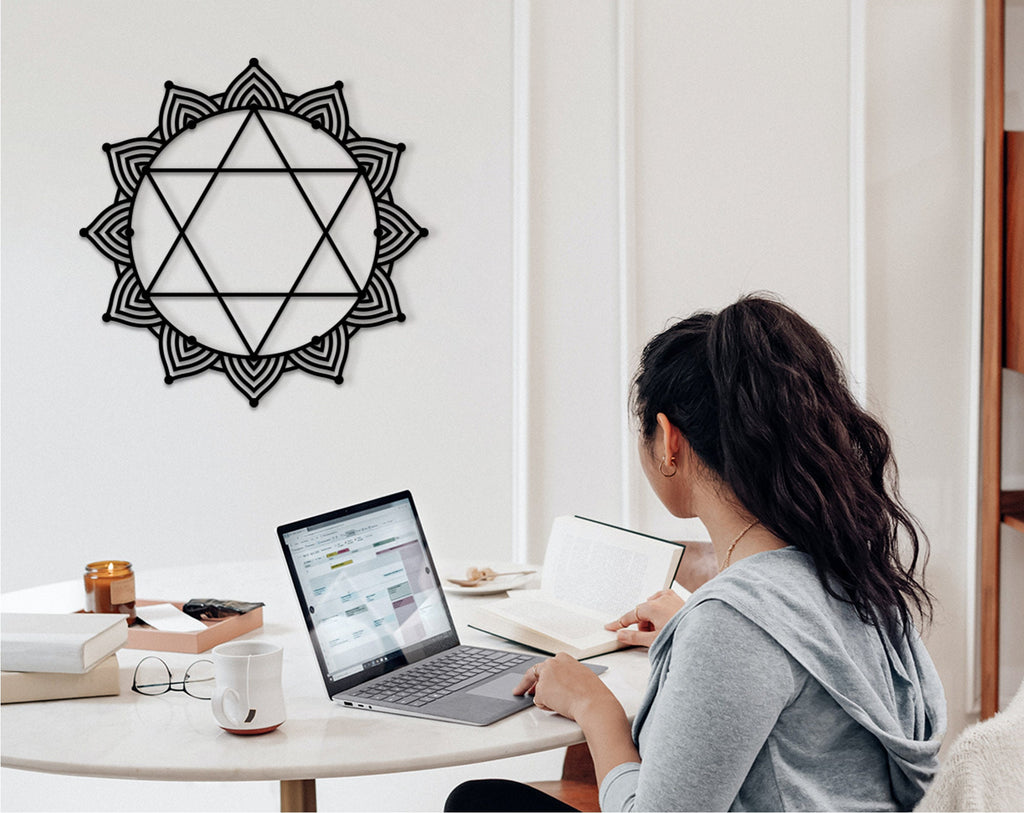 Wooden Star of David Wall Decor: Jewish Hexagram Art