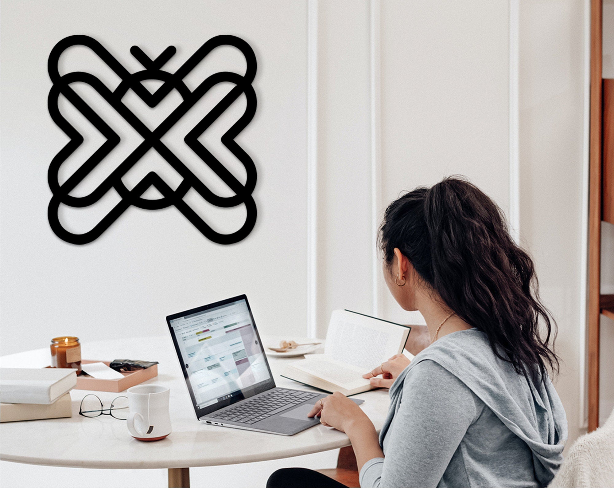 Geometric Bee Wall Decor: Modern MDF Art