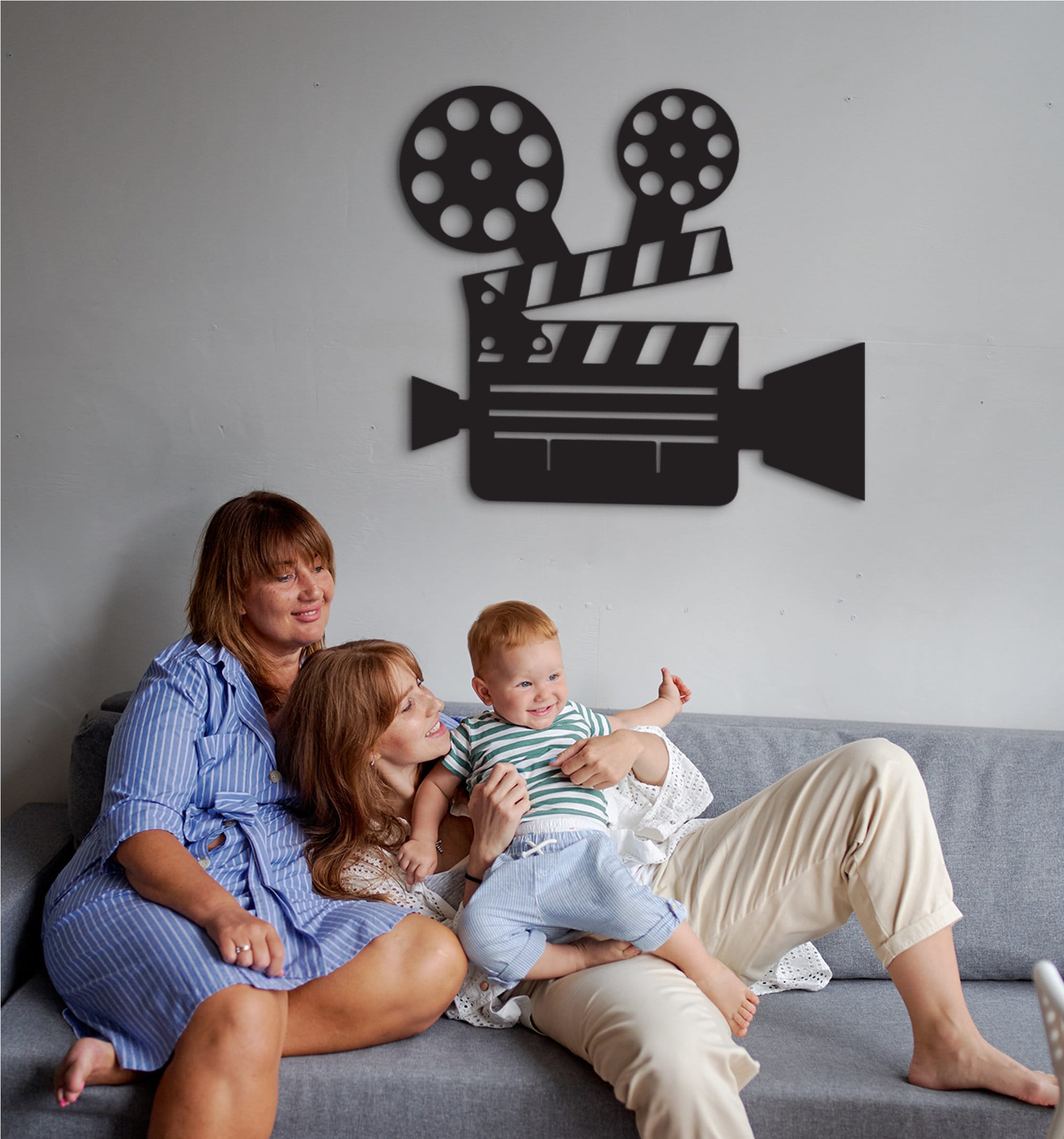 Retro Camera Wood Wall Art: 3D Shadow Effect Decor