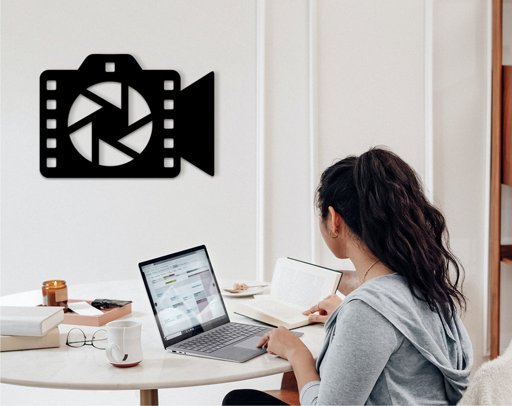 Wood Camera Wall Art: Retro Photographer Decor