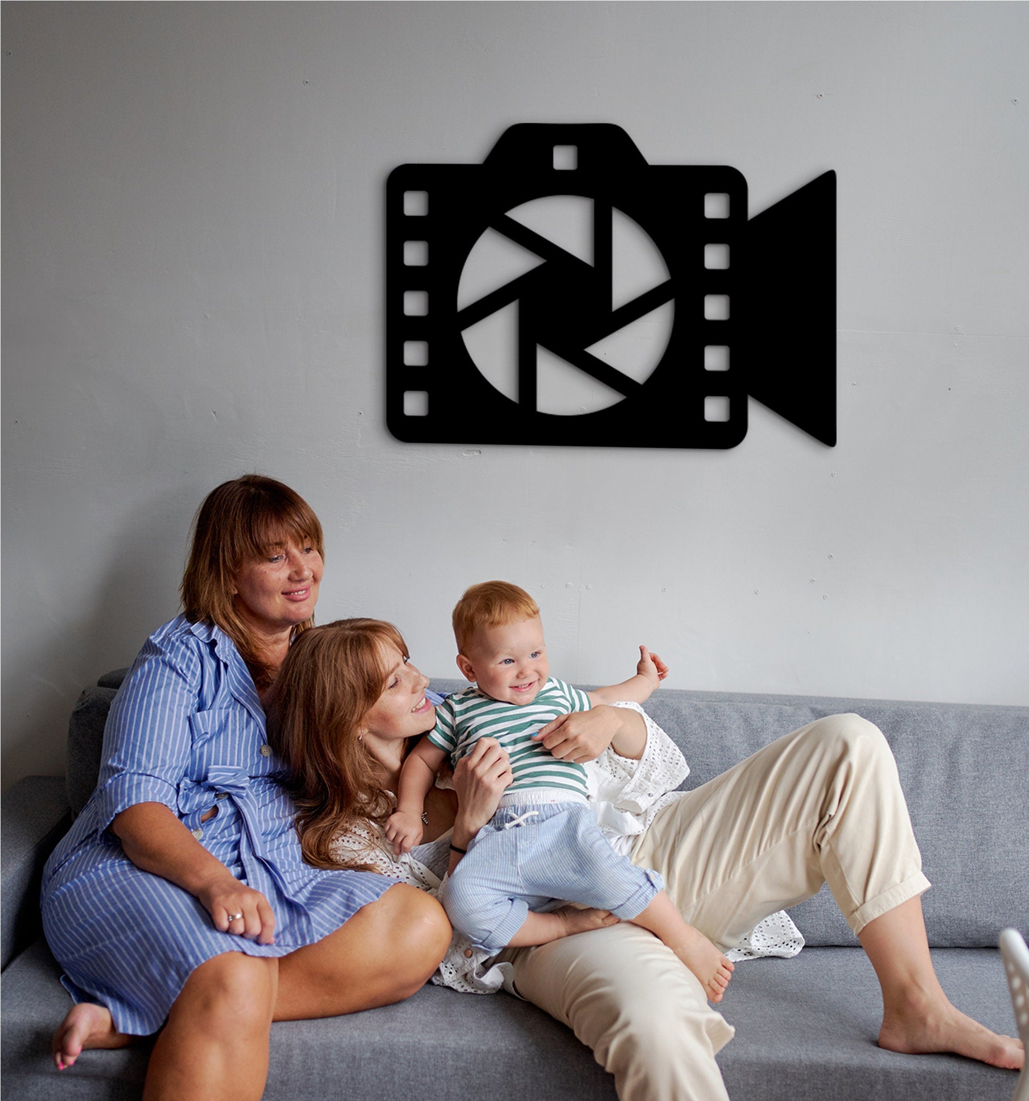 Wood Camera Wall Art: Retro Photographer Decor