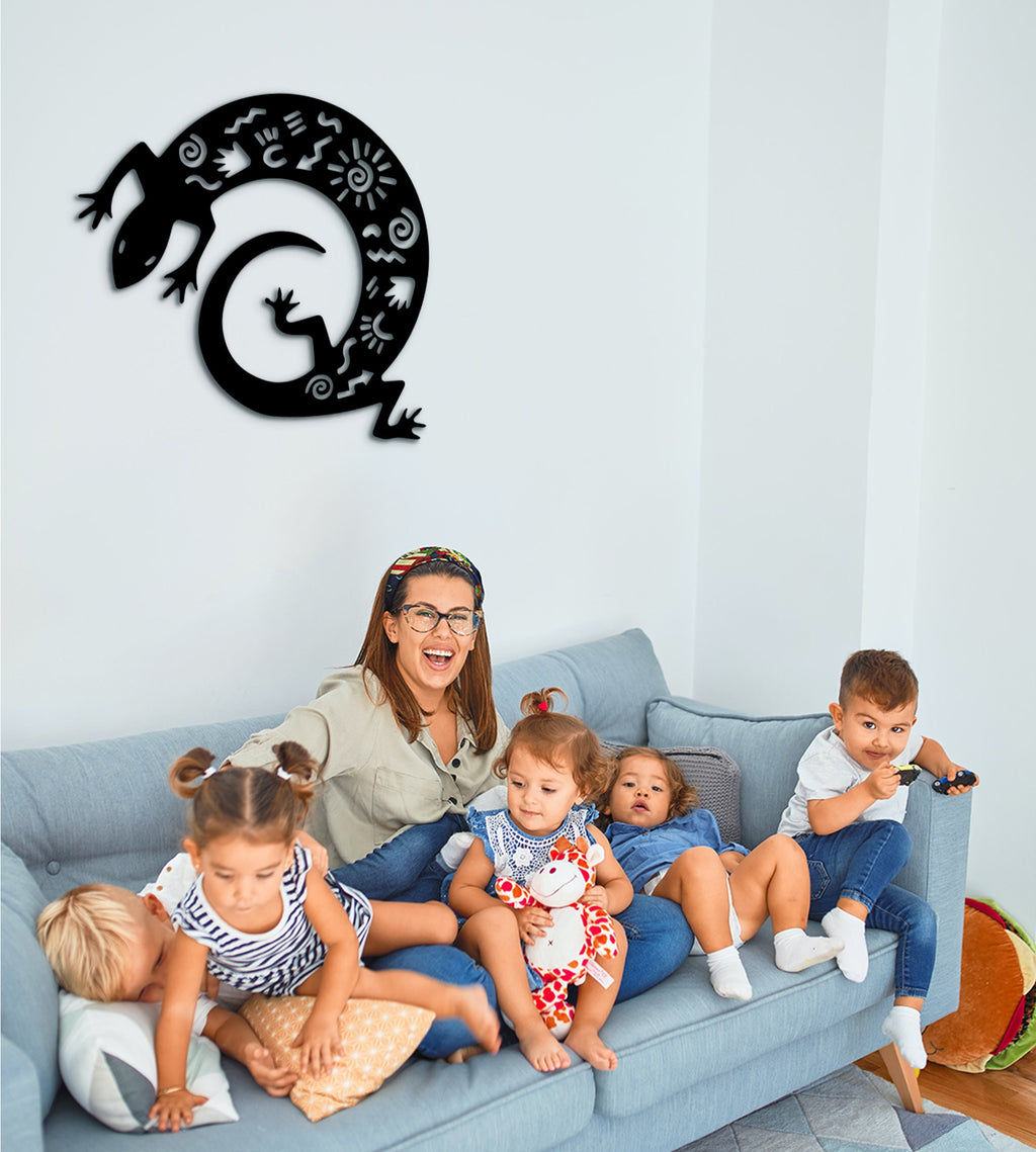 Geometric Gecko Wall Decor: Wooden Lizard Art