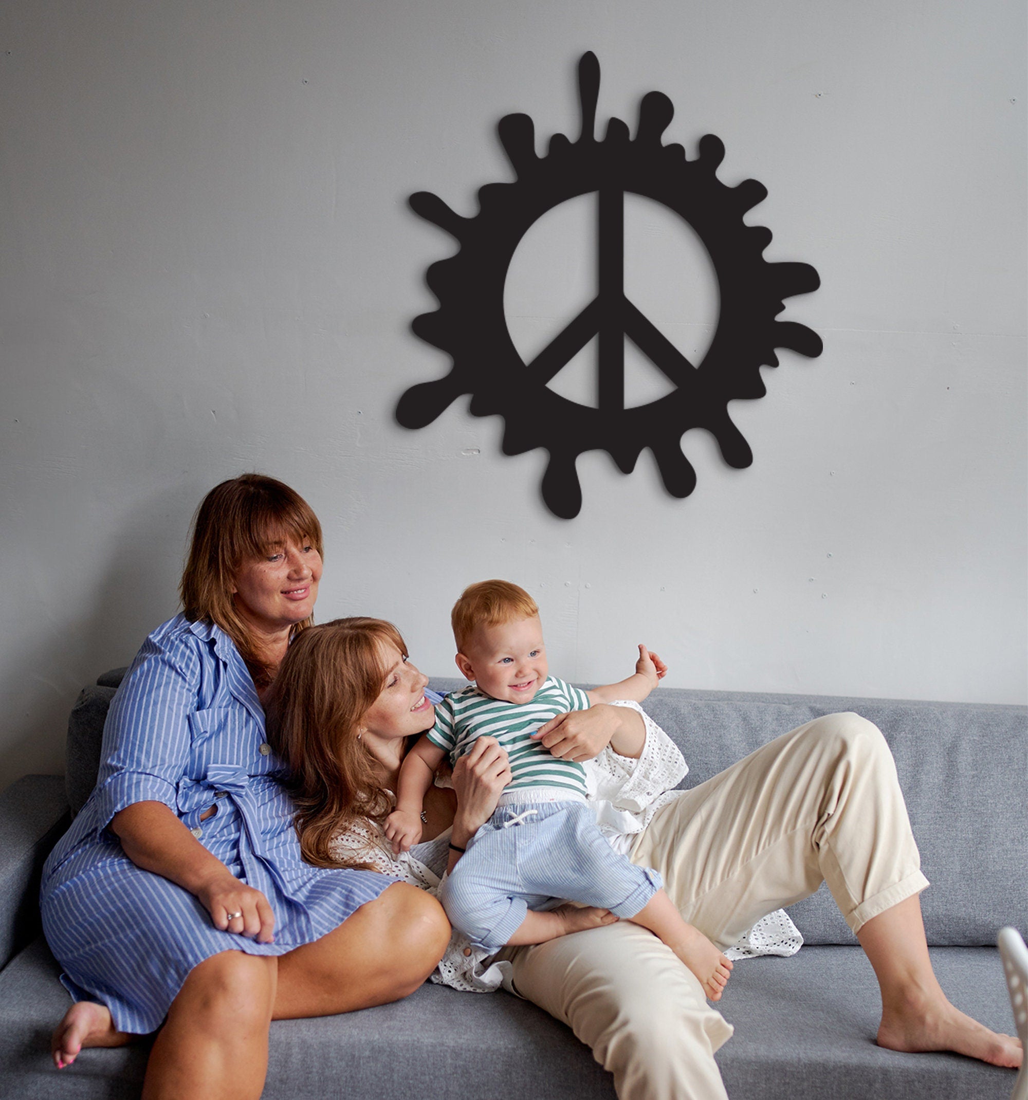 Wooden Peace Sign Wall Decor: Boho Hippie Symbol