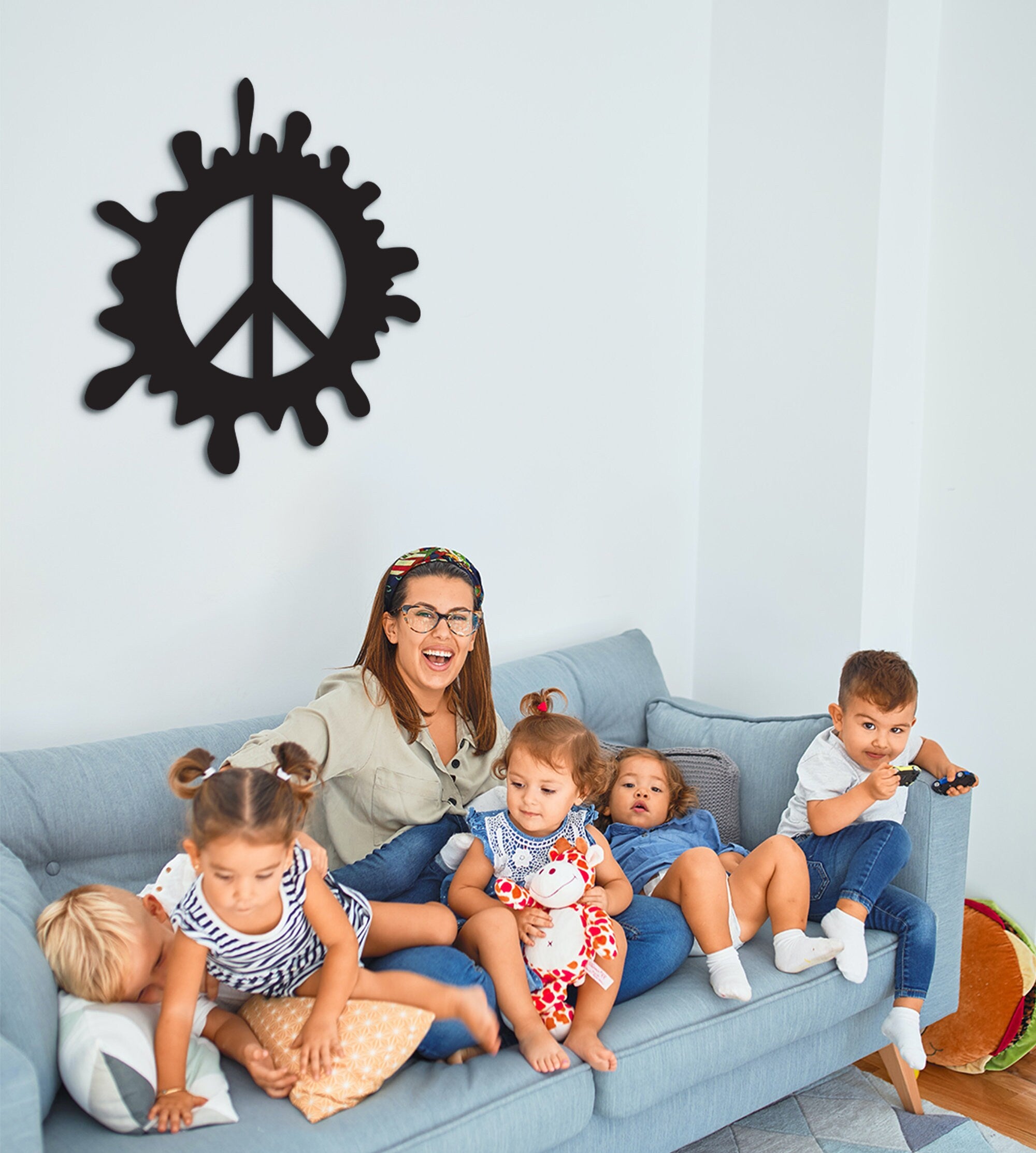 Wooden Peace Sign Wall Decor: Boho Hippie Symbol