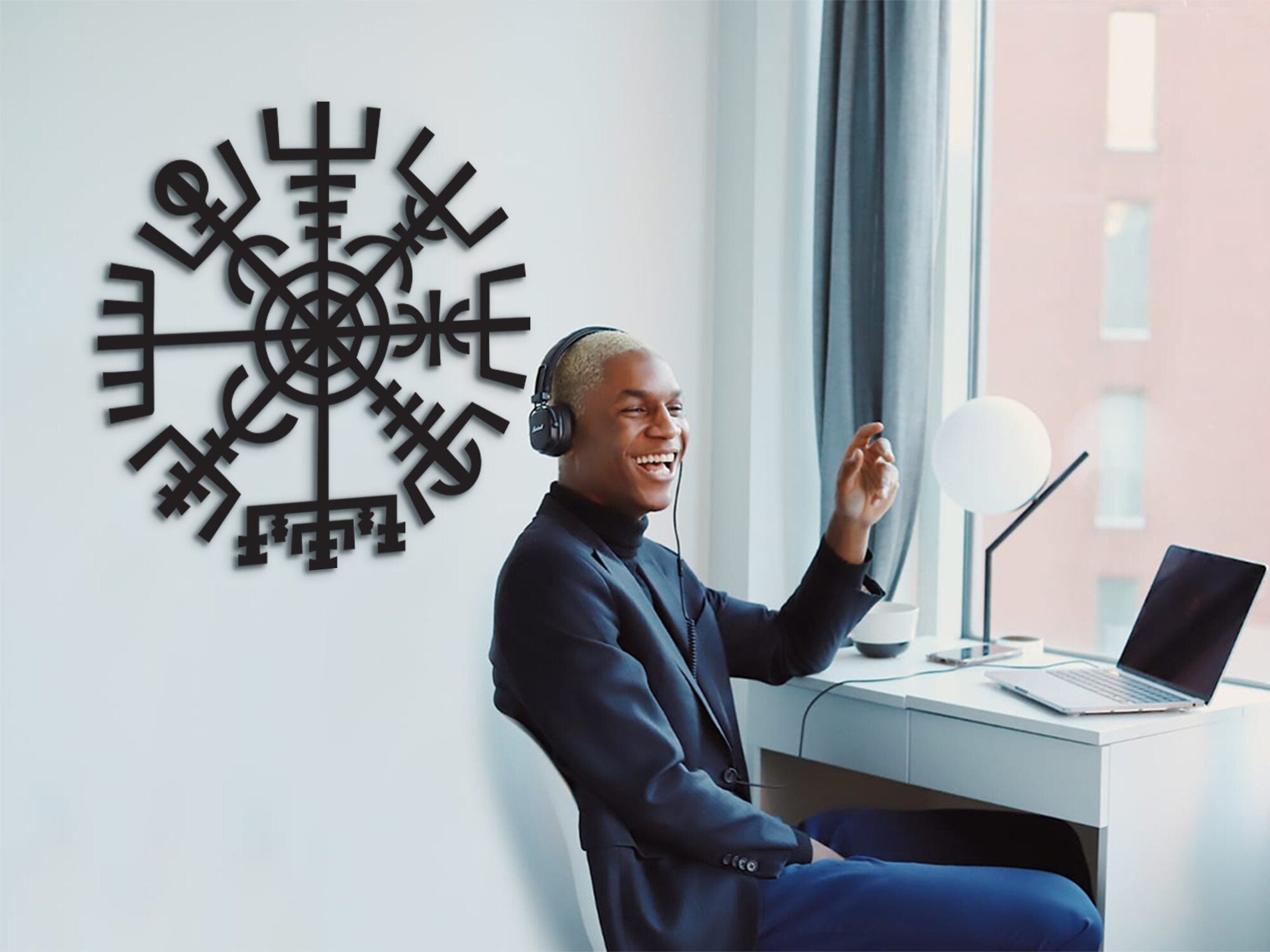 Vegvisir Runic Compass: Scandinavian Wood Wall Art