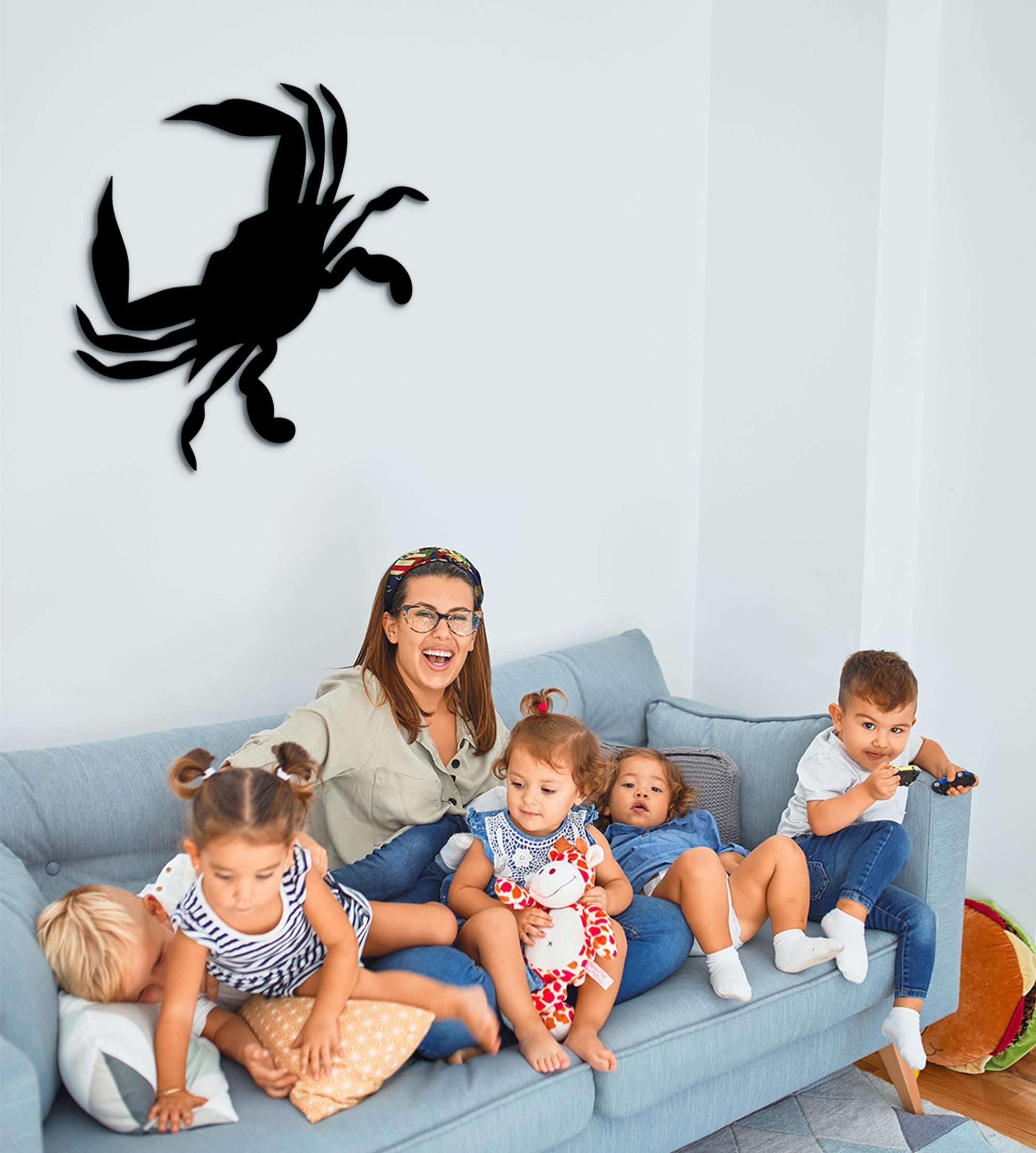 Wooden Crab Wall Art: Beach Coastal Decor